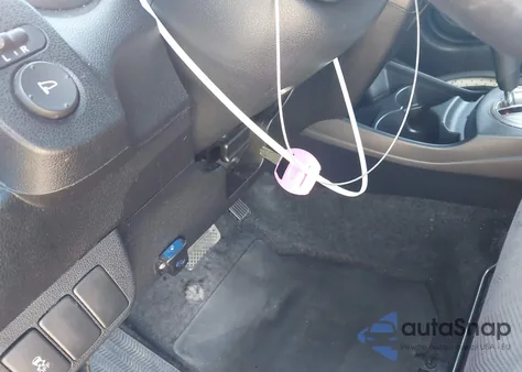 2011 Honda Fit z USA, uszkodzony, nr VIN JHMGE8H34BS008492